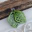 Bild von Ornament-Ohrstecker - Rhombusform aus Resin - olive green