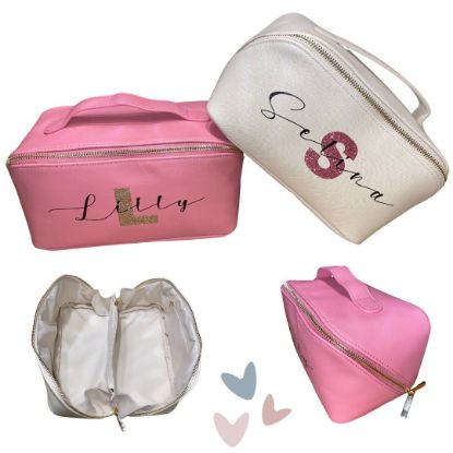 Show details for Personalisierte Kosmetiktasche – edle Kosmetiktasche in Lederoptik ✨ Picture of Personalisierte Kosmetiktasche – edle Kosmetiktasche in Lederoptik ✨