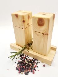 Bild von Zirbenholz Salz-Pfeffermühlen Set