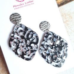 Bild von Ornament-Ohrstecker - Rhombusform - silver black